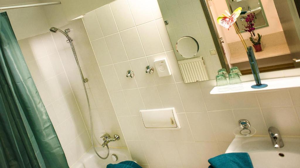 Hotel Amenity 3*