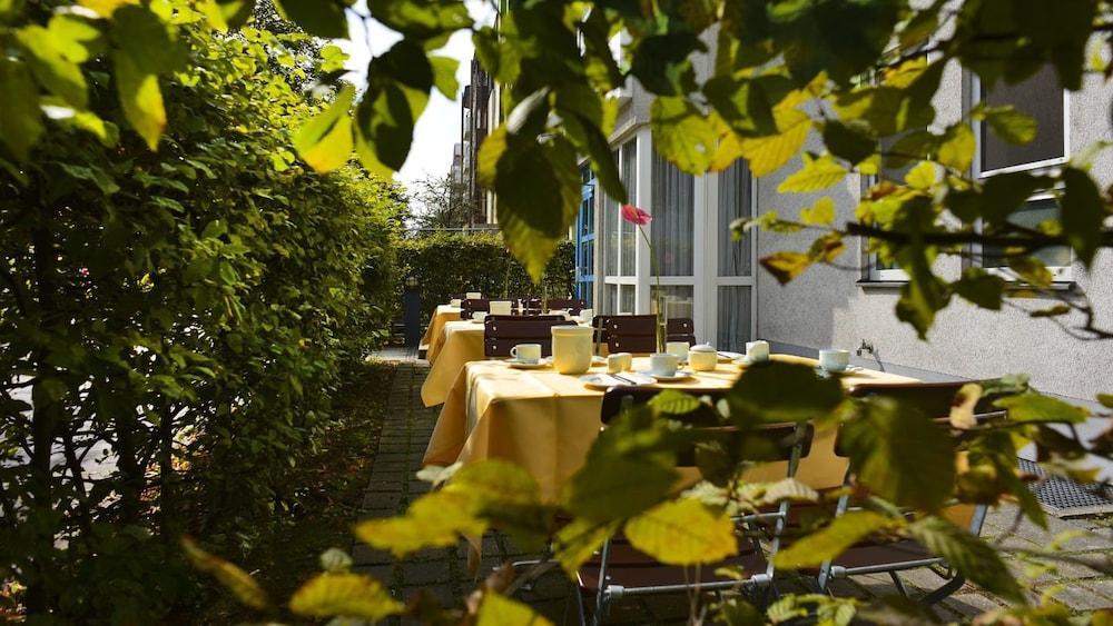 Amenity Hotel